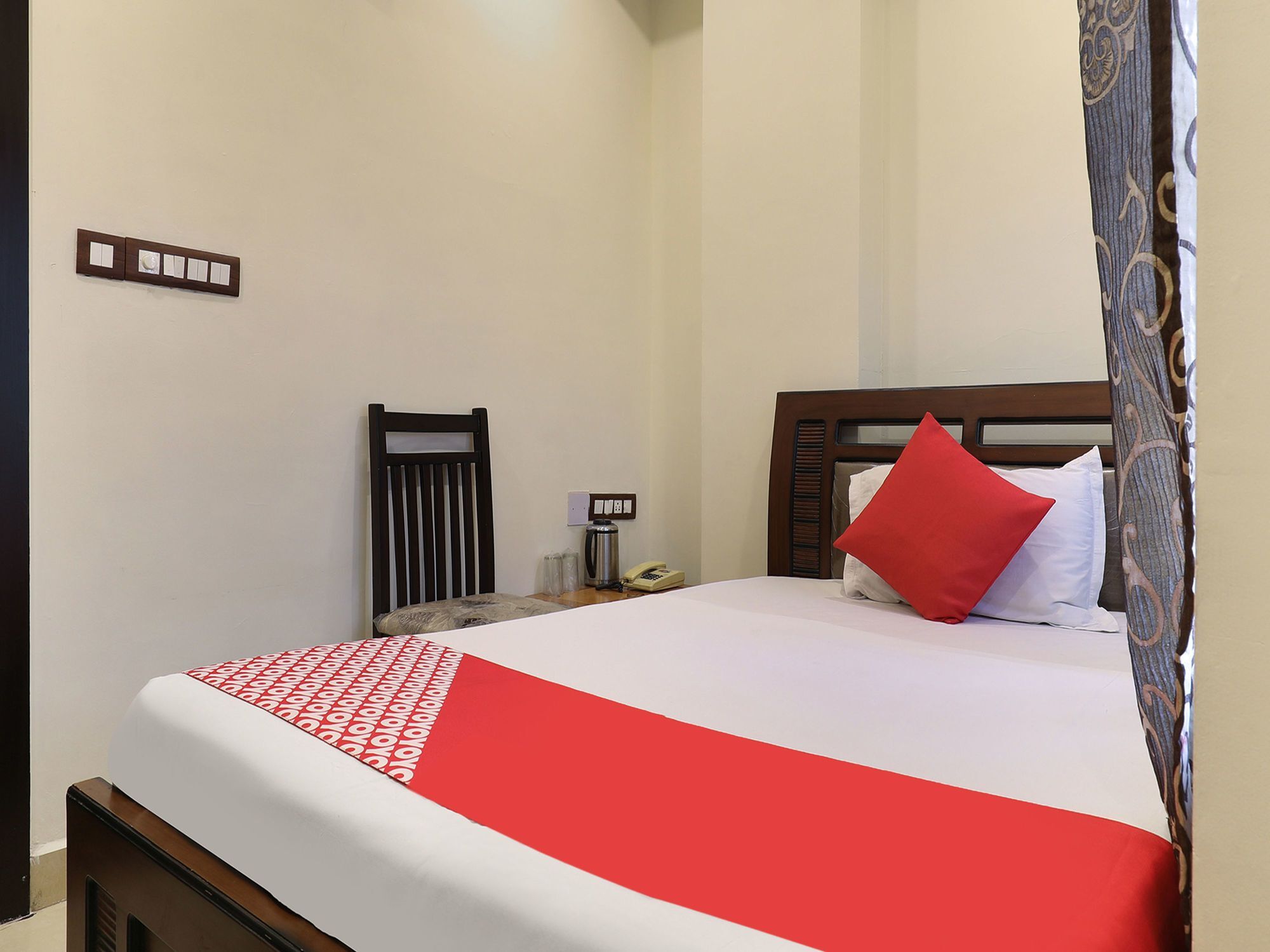 Oyo 16539 Grand Sandarshini Inn Χιντεραμπάντ Εξωτερικό φωτογραφία