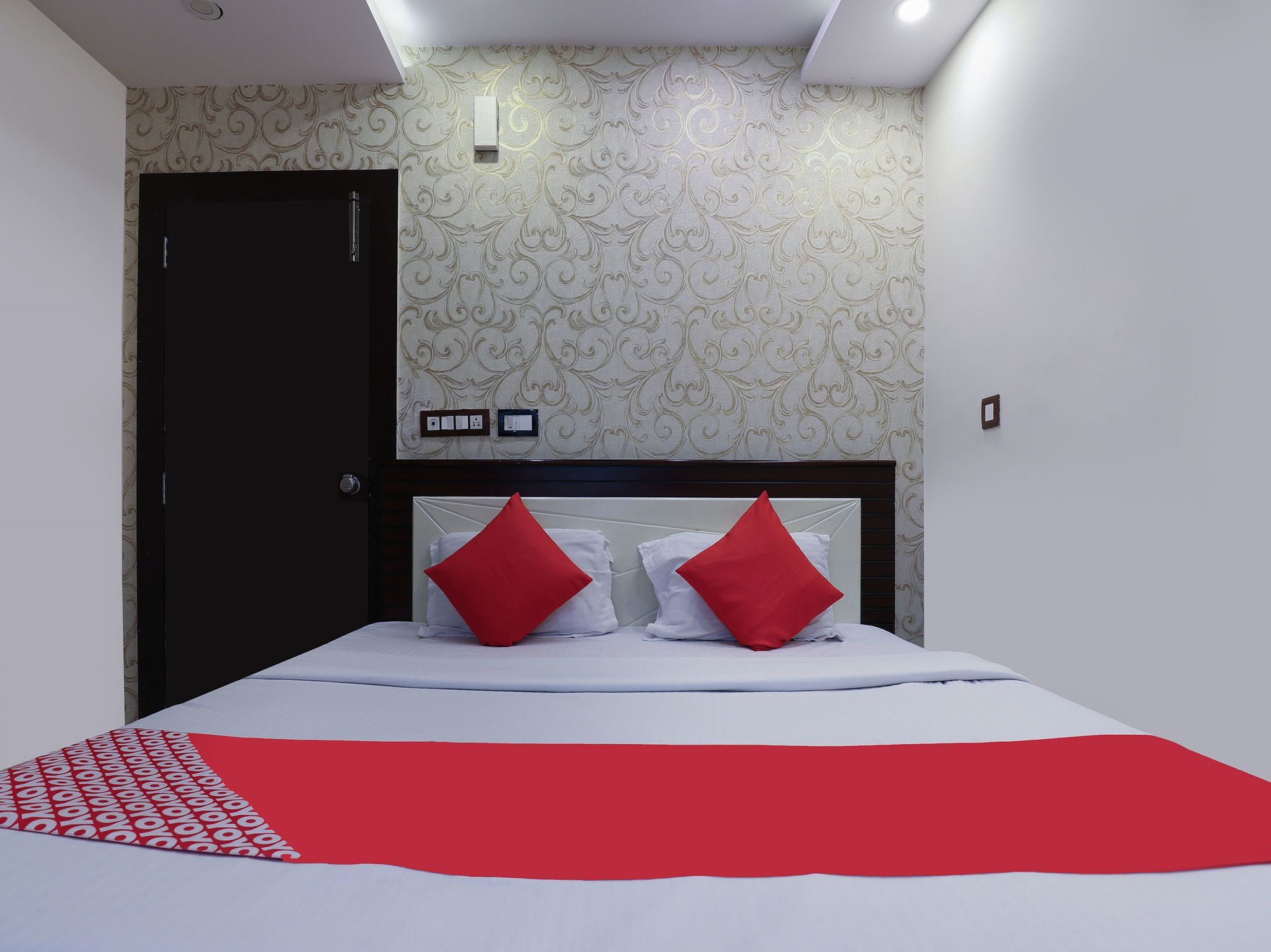 Oyo 16539 Grand Sandarshini Inn Χιντεραμπάντ Εξωτερικό φωτογραφία