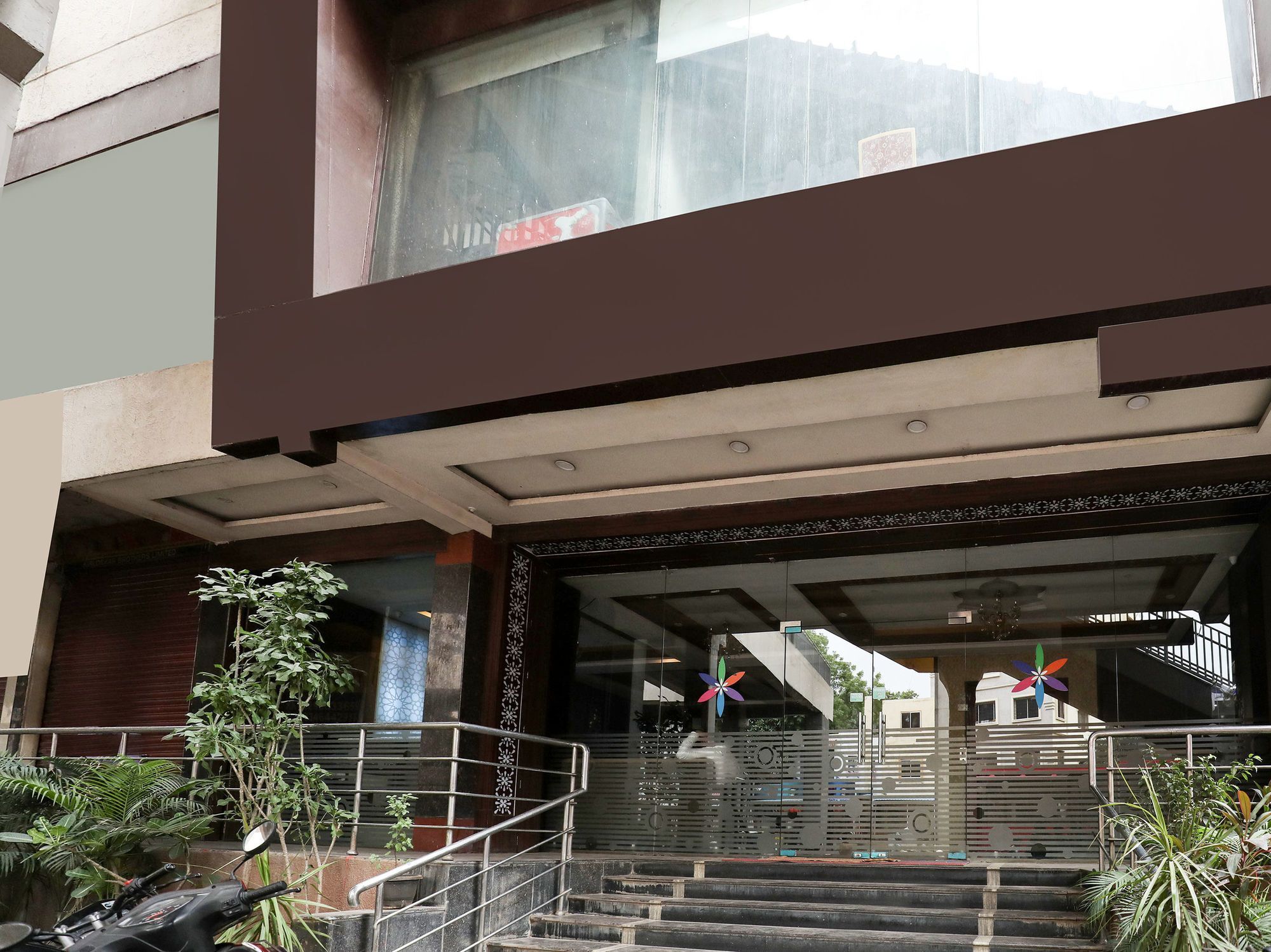 Oyo 16539 Grand Sandarshini Inn Χιντεραμπάντ Εξωτερικό φωτογραφία